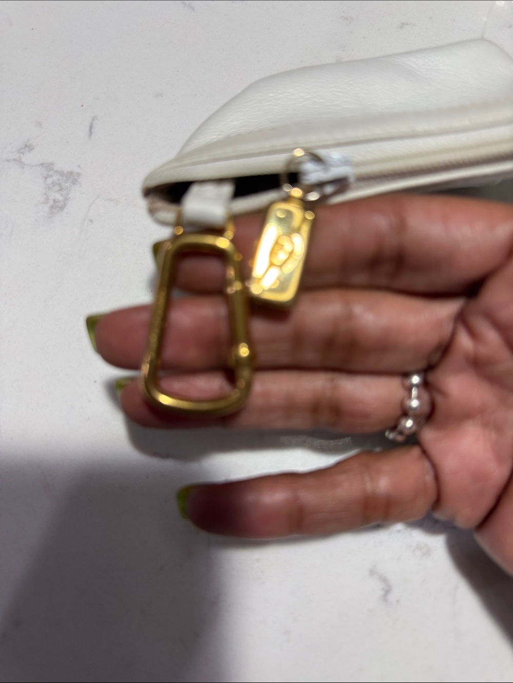 Gucci White Leather Mini Coin Pouch with Gold Zipper - Picture 11 of 13